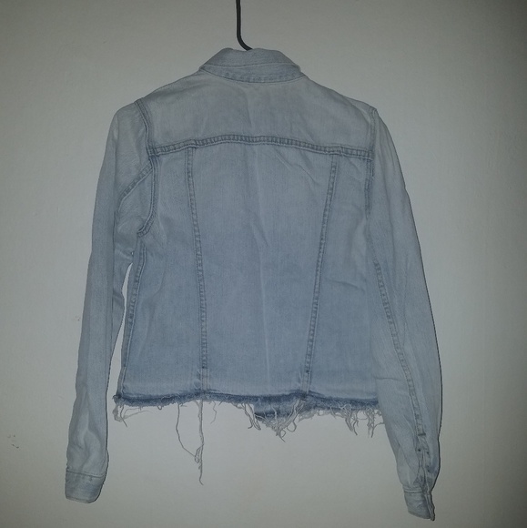 ⭐️💸GAP Distress Denim Jacket - Picture 3 of 5